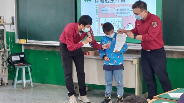 20221130小小消防宣導員活動營--東勢國小